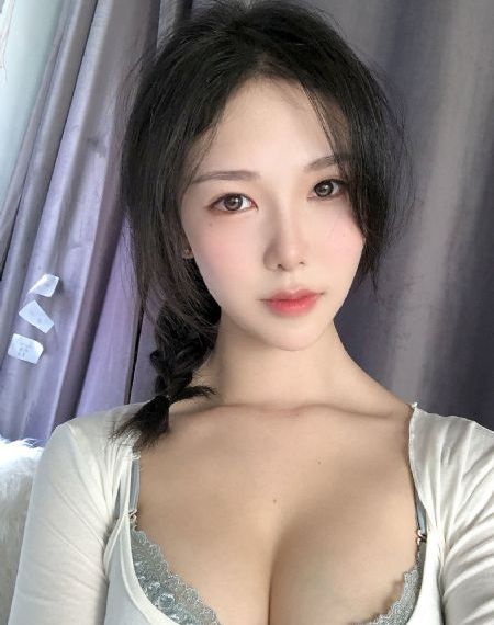 亚洲伊人久久精品影院一美女洗澡_超清在线播放